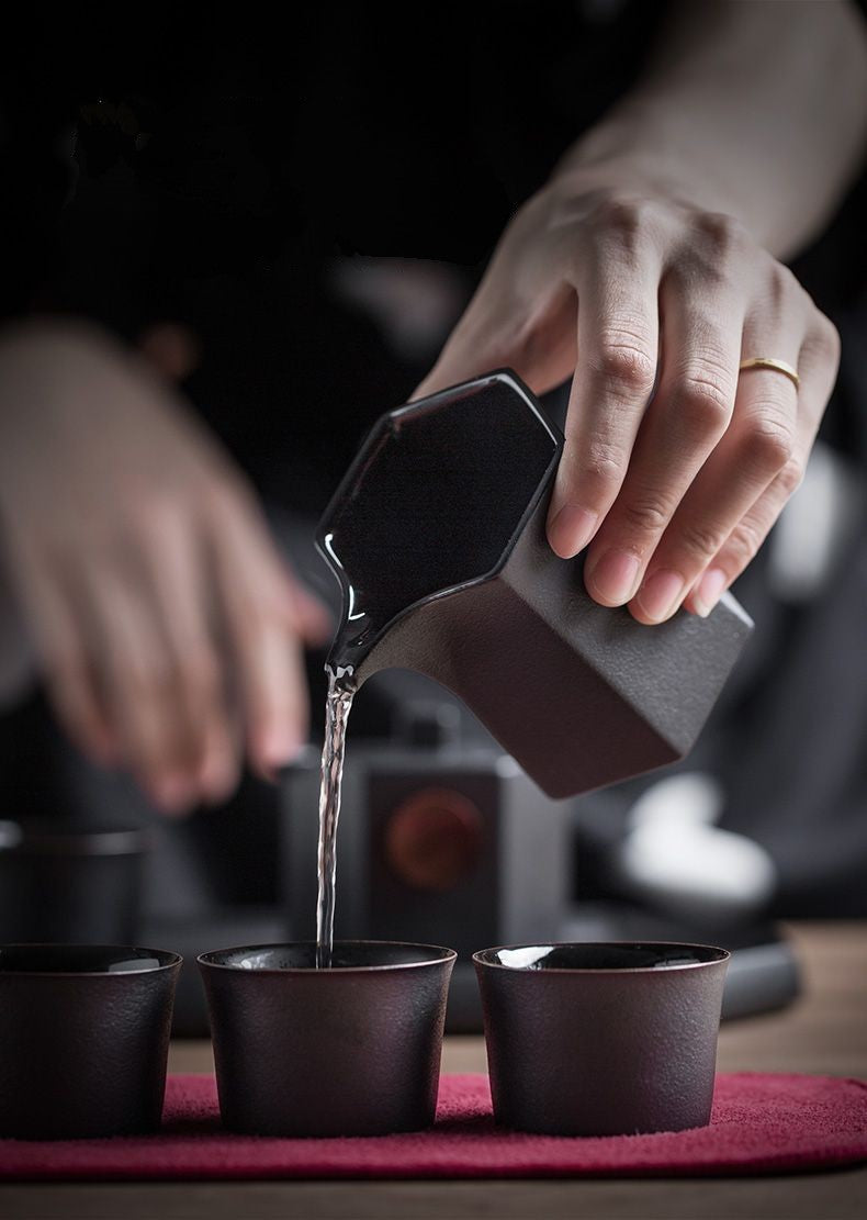 Service à thé de couleur noire